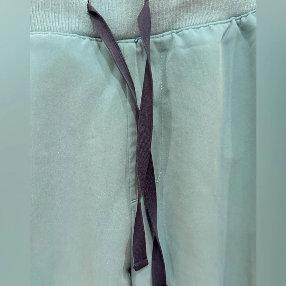 FIGS Technical Collection Scrub Pants Large‎ Teal Straight Leg Drawstring